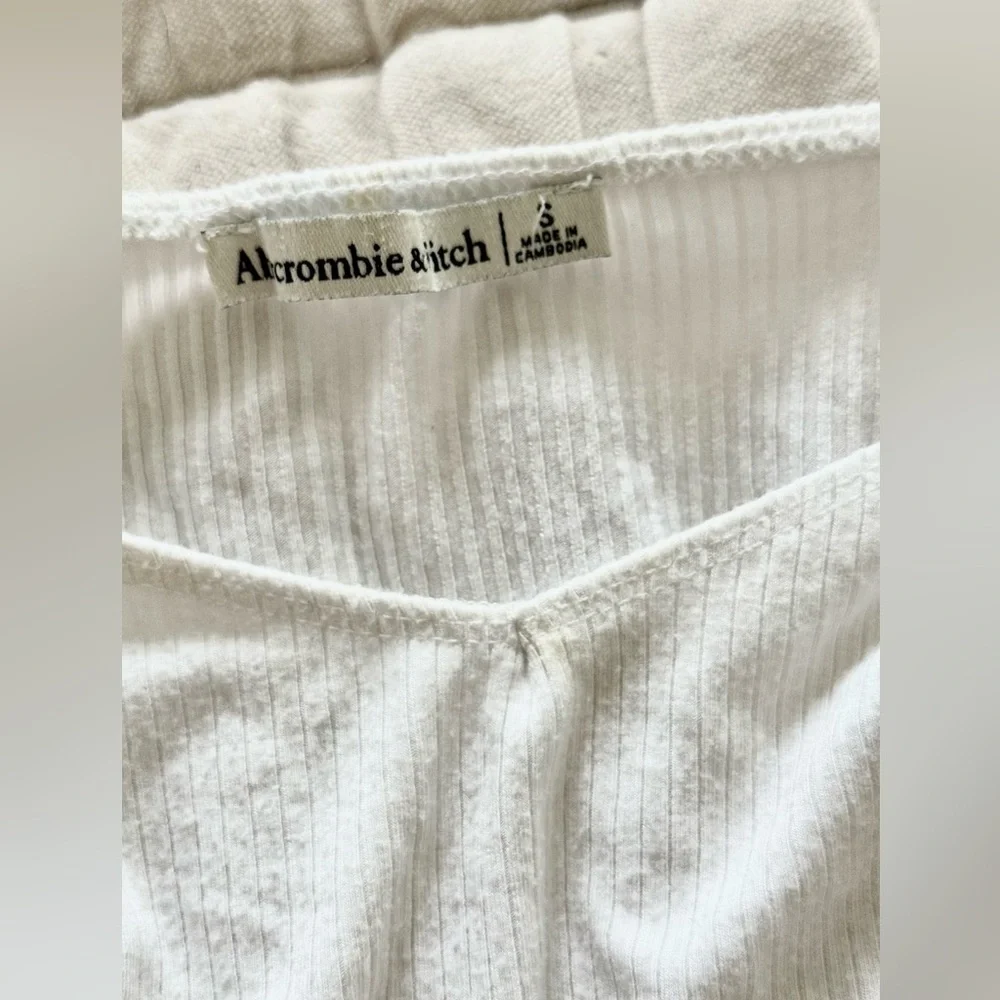 Abercrombie & Fitch White Puff Sleeve Crop Blouse